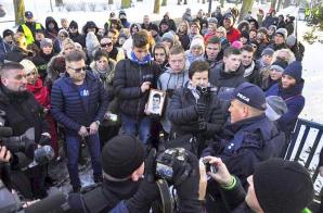Kolejny sukces Rutkowskiego. Dzięki jego uporowi i determinacji wszyscy winni okrutnego morderstwa niepełnosprawnego Piotra zostali skazani! Dwa dożywocia, 25 lat oraz 3 i 2 lata więzienia - to wyroki dla wszystkich uczestników tej zbrodni